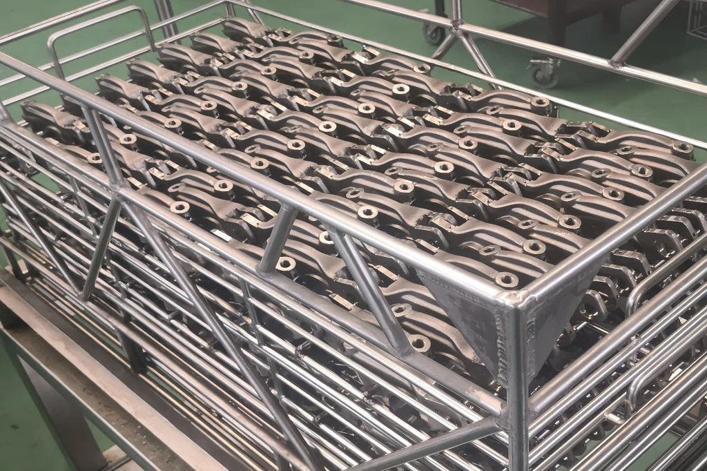 Seven-slot hydrocarbon workpiece loading basket